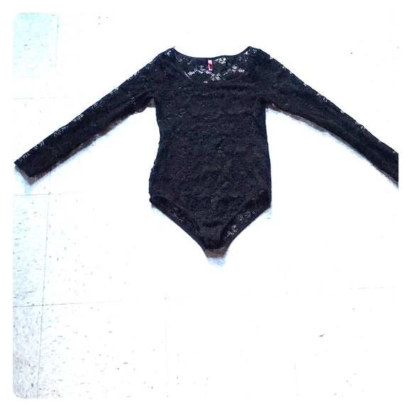 Long sleeved Lacy onesie - Picture 1 of 3